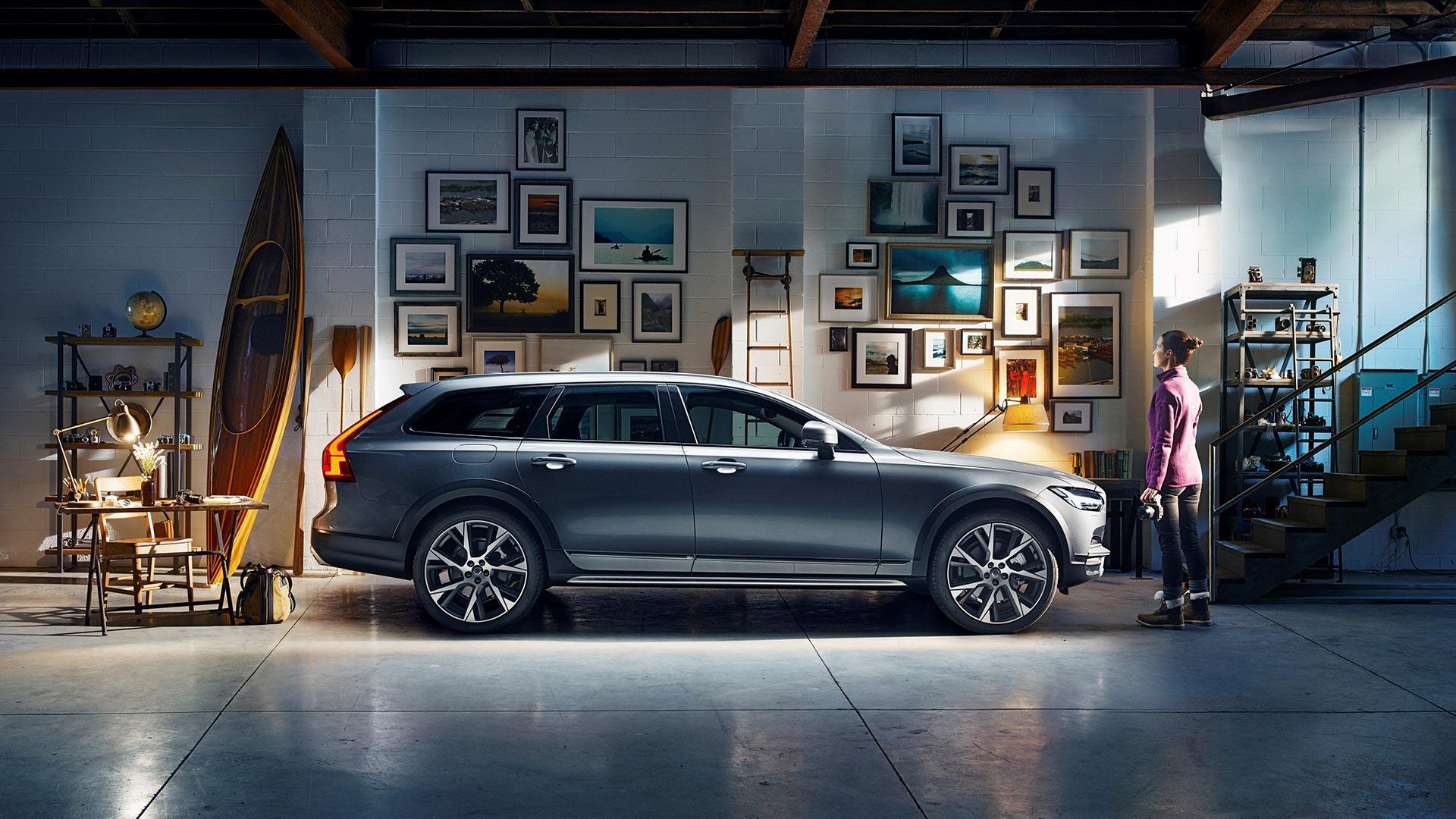 volvo_v90_cross_country-comp_1